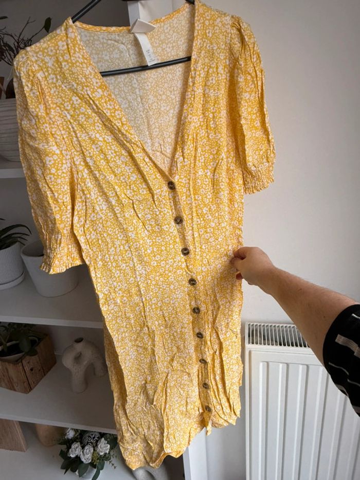 Robe H&M jaune fleurie - photo numéro 3