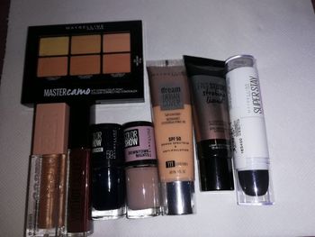 Lot de maquillage Maybelline