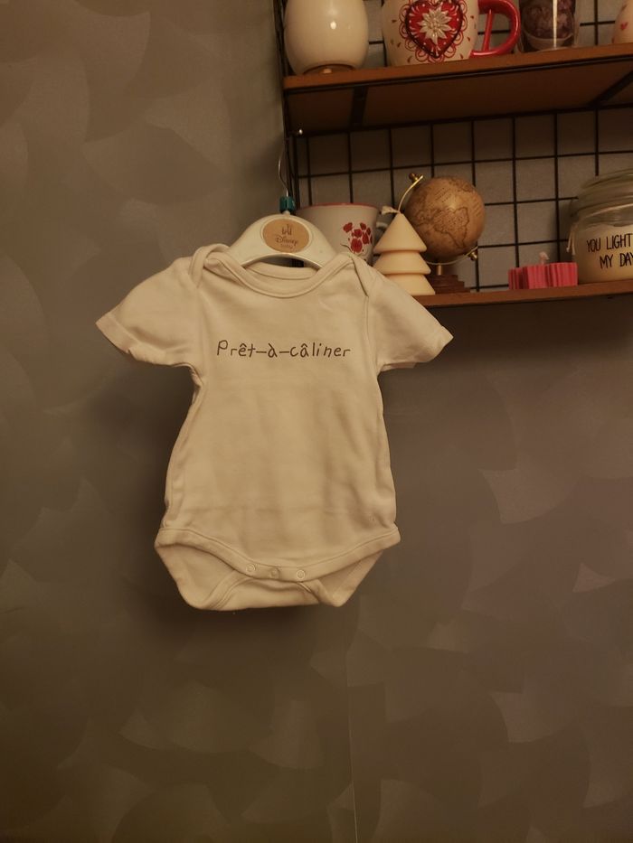 Body 🎀 C&A 1 mois 2€ - photo numéro 2