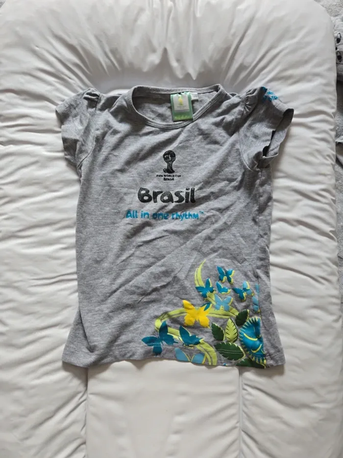 Tee shirt Brasil taille 6 ans