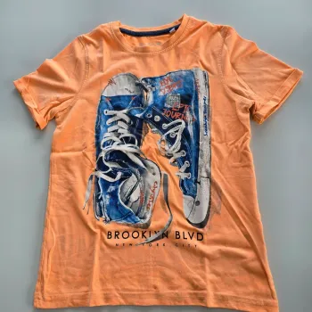 T-shirt  -  C&A  - 9/10 ans