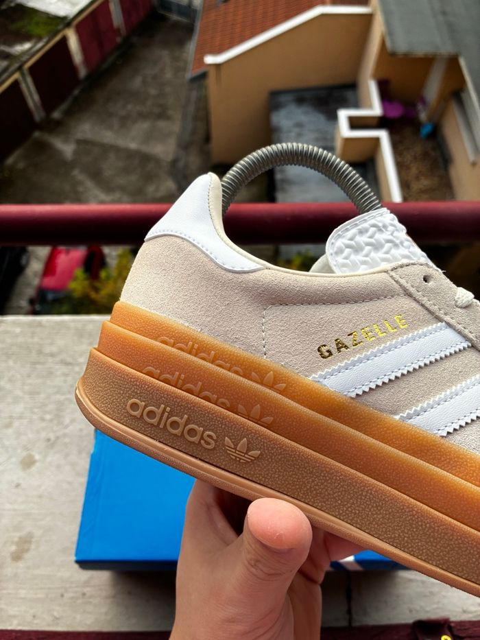 Adidas Gazelle Bold Wonder White/White/Gold Met - Taille 38 2/3 - Neuves - photo numéro 5