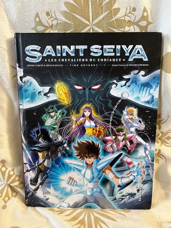 Livre BD Saint Seiya Les chevaliers du Zodiaque - photo numéro 2