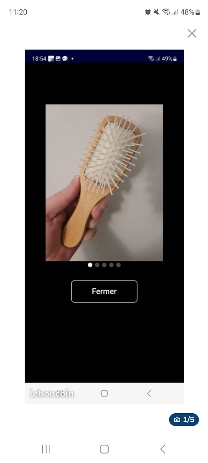 Mini-brosse à cheveux en bois Yves Rocher