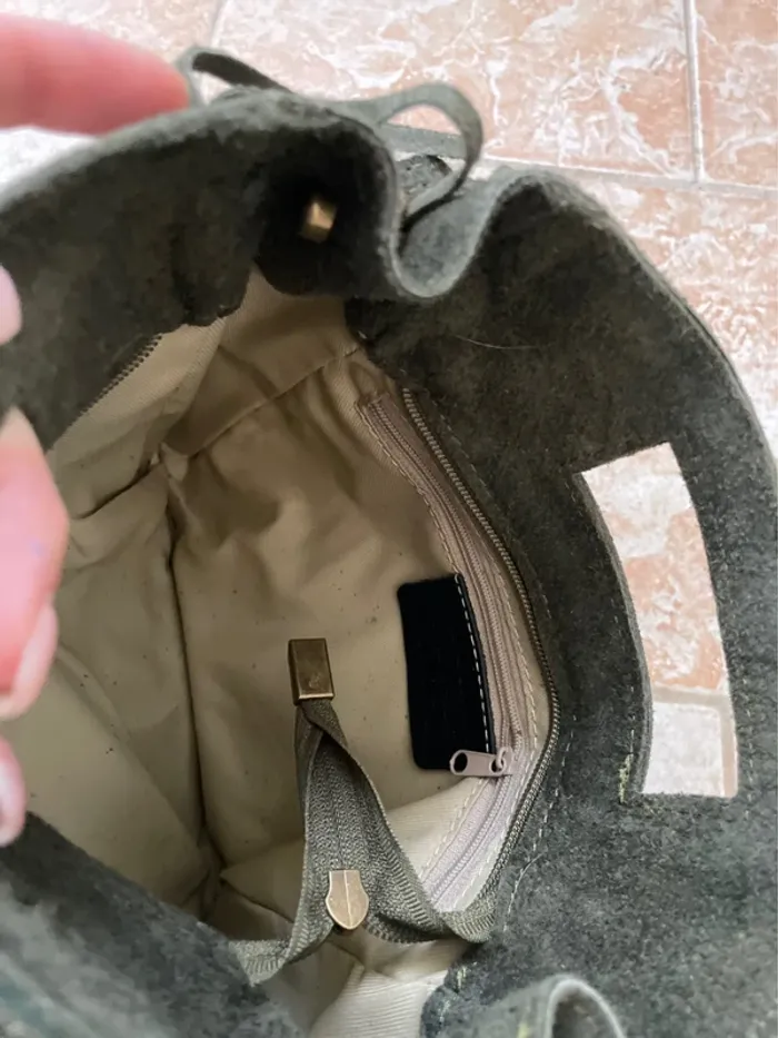 Sac bohème cuir vert avec franges et bandoulière - photo numéro 4