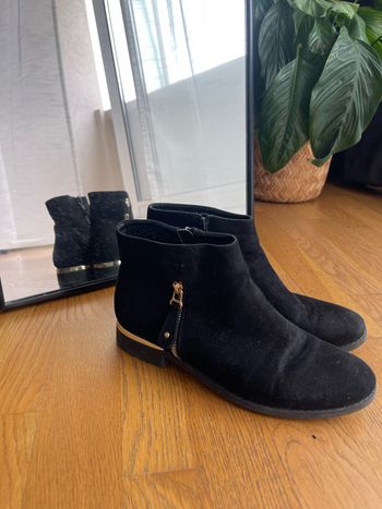 Bottines noires et dorées