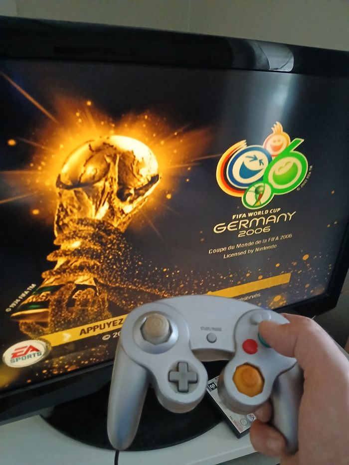 🎮 Nintendo GameCube argent + manette + 3 jeux + carte mémoire + affiche bonus 🎁 Prête à jouer - photo numéro 2