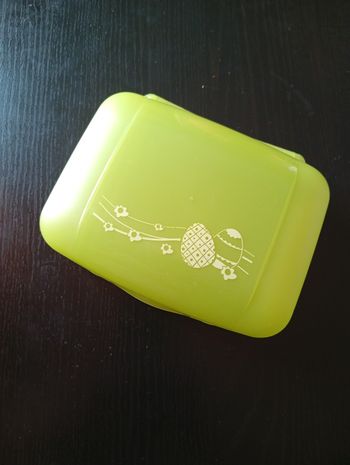 Boîte à encas Tupperware pâques