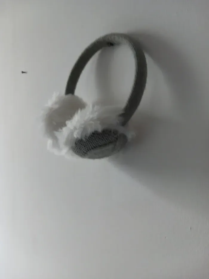 Cache-oreille gris et blanc - photo numéro 3