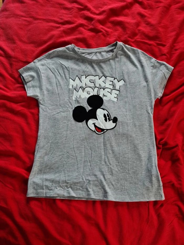 T-shirt disney springfield taille XS - photo numéro 2