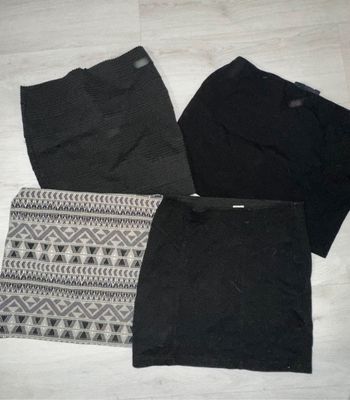 Lot 4 jupes  taille M/L