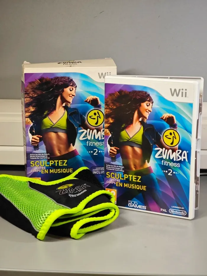 Jeu Nintendo Wii : Zumba Fitness avec ceinture et coffret