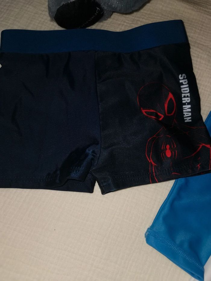Maillot de bain Spiderman Taille 5 ans neuf - photo numéro 4