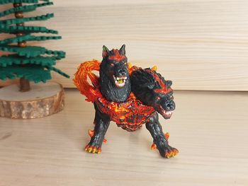 Schleich cerbère de lave Figurine Eldrador Animal imaginaire