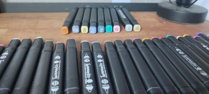 Lot de 87 twinmarker et touch art life - photo numéro 2