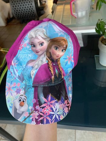 Casquette la reine des neiges