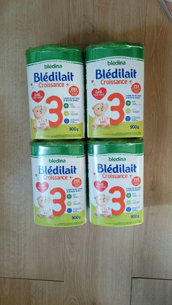 4 boîtes de lait Bledilait croissance 3