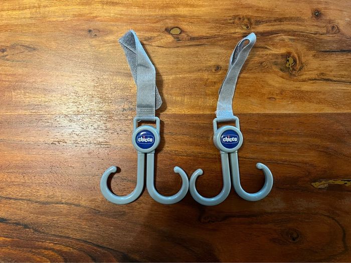 Crochets universels pour poussette Chicco - photo numéro 2