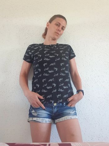 Haut Tee-shirt Primark femme taille 38 ou M noir motif tigres
