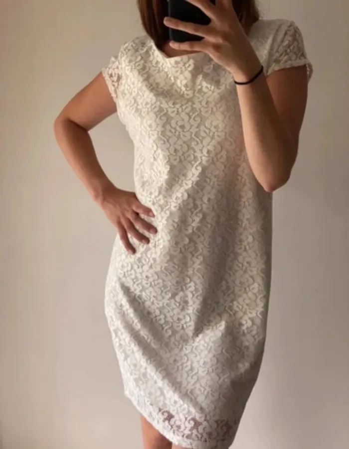 Robe blanche en dentelle - photo numéro 3