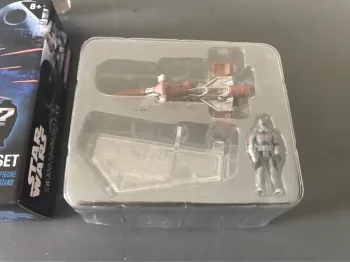 Micro figurine séries 4 galaxy squadron star hawk & speeder with echo