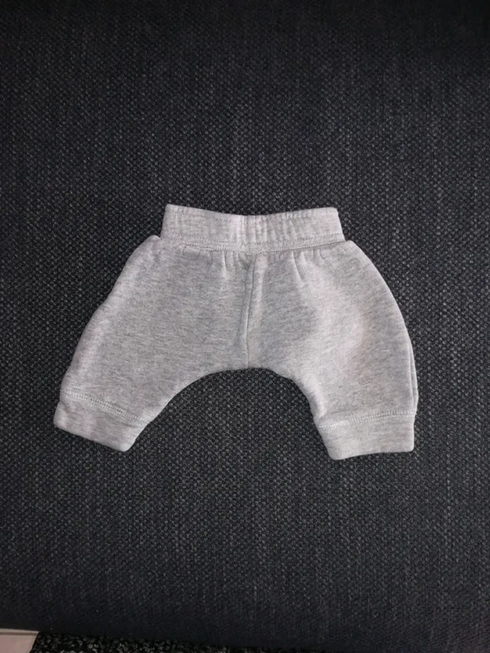 Joli jogging gris, bébé fille, 1mois - photo numéro 3