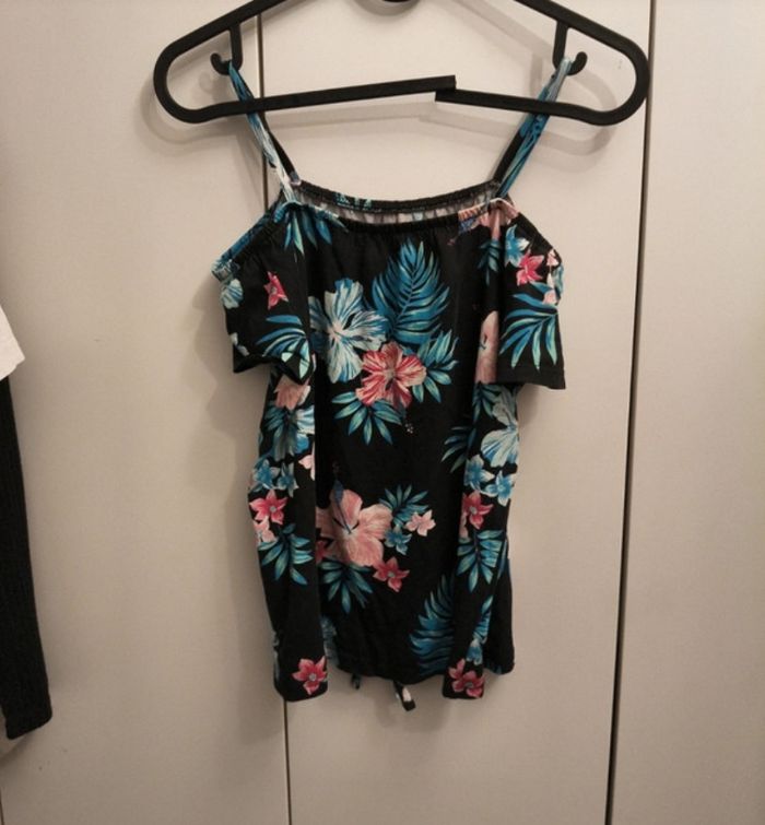 T shirt épaule nue - photo numéro 2