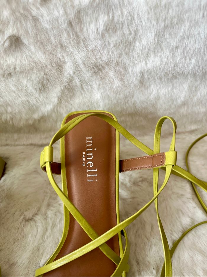 Sandales Minelli en cuir vert anis pointure 36 talons 8 cm - photo numéro 4