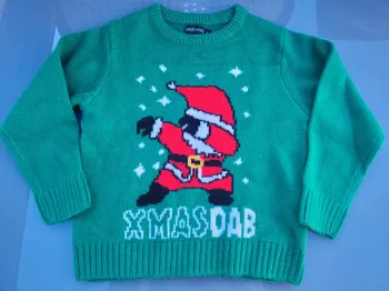 Pull de Noël père Noël qui fait un dabs 😅