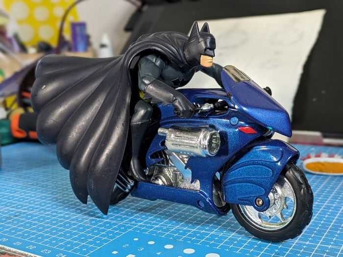 Corgi - DC Comics : Batman sur son Batcycle (2000) - photo numéro 4