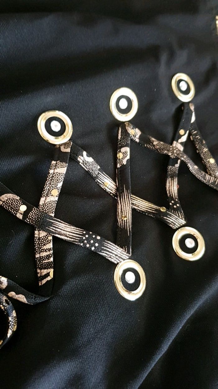 Haut doré et noir - photo numéro 4