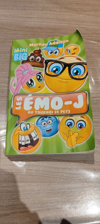 Livre Les Emo-J au tournoi de pets