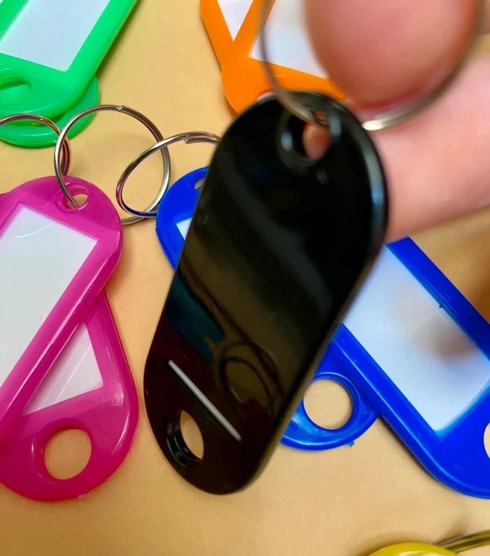 Lot de 20 porte-clés avec étiquette colorés NЕUF - photo numéro 5