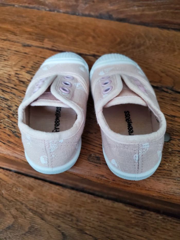 Chaussures en toile T.18 - photo numéro 4