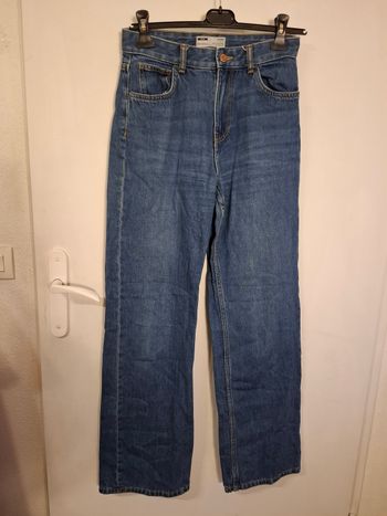 Jean bershka 90's wide taille 36 en très bon état