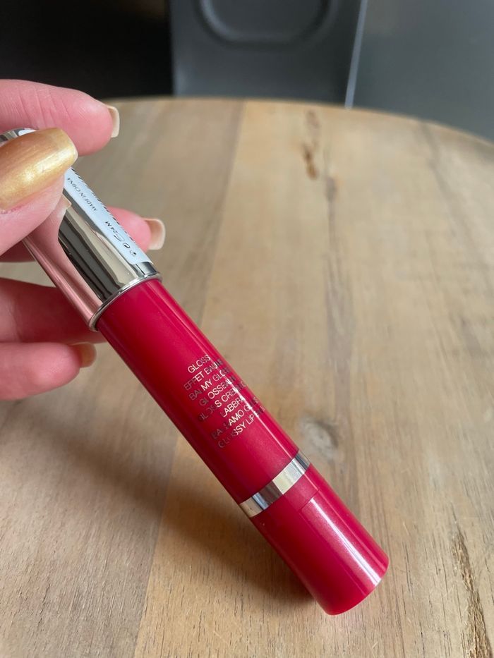 Maquillage Gloss effet baume L’Oréal - Teinte Mad for Pomegranate - Neuf - photo numéro 4