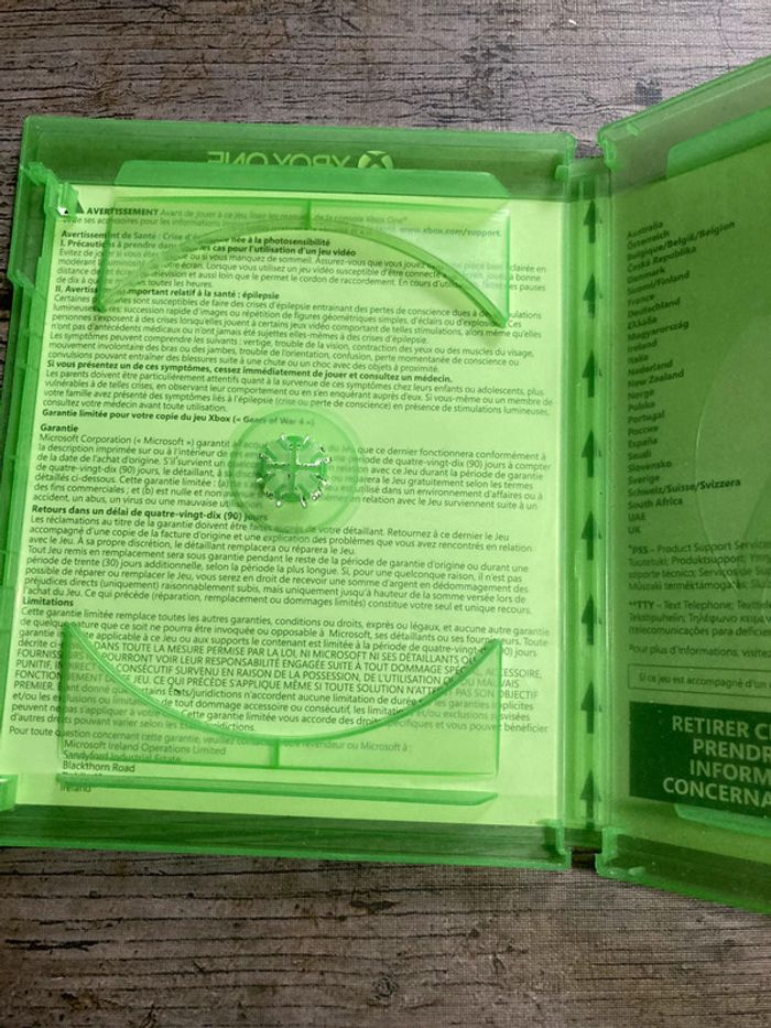 Boîte seule Xbox one Battlefield 2042 Gears of War 4 - photo numéro 6