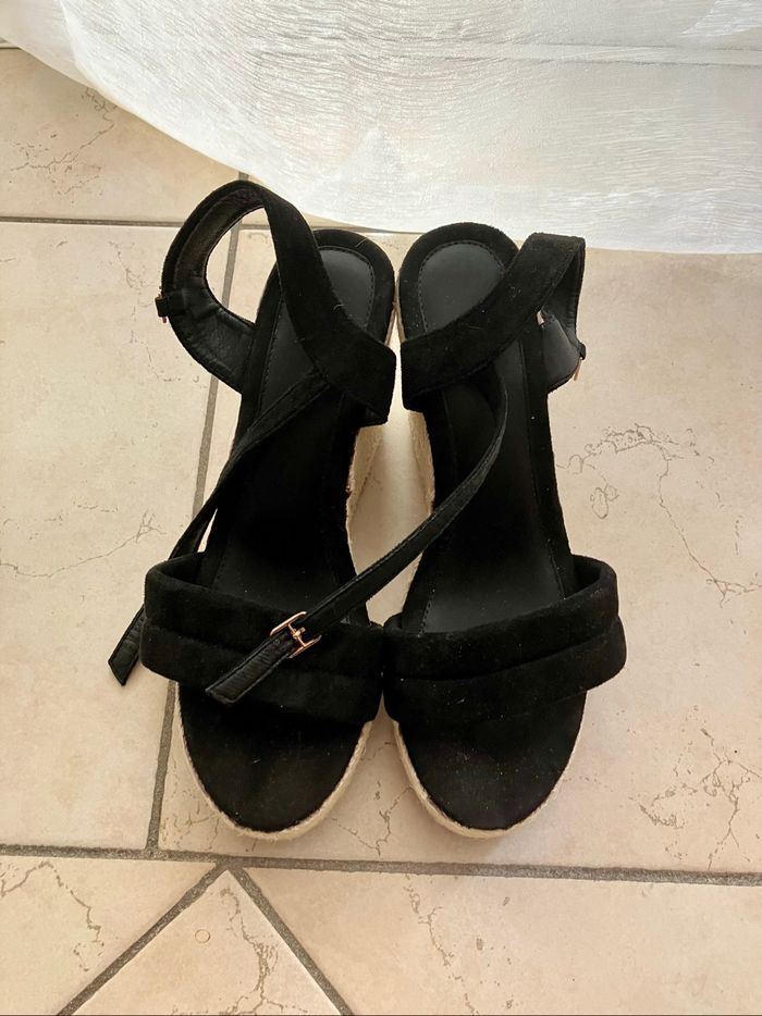 Chaussures compensées noires T.40-41 - photo numéro 8
