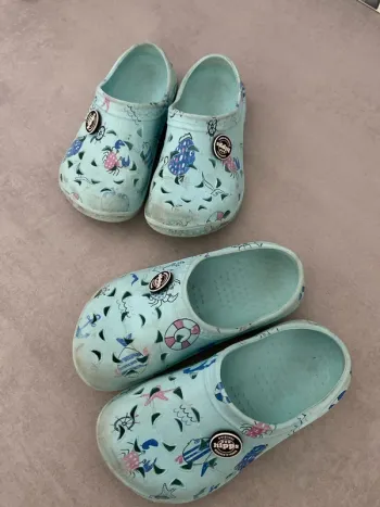 Lot de 2 paires de sabots Hipps Pointure 26/27