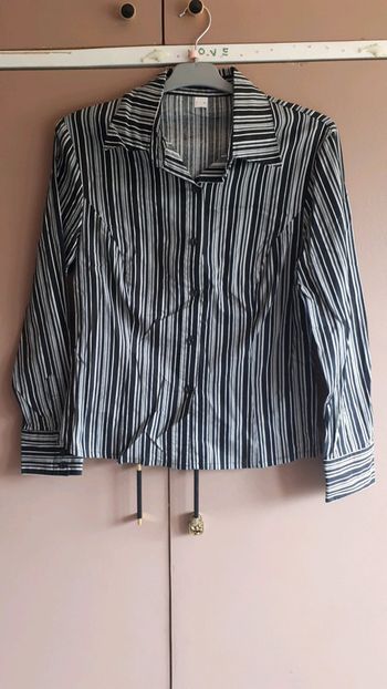 Chemise "classe/chic" rayée noire et blanche