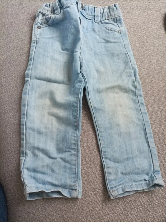 Lot jeans 18 mois - photo numéro 2
