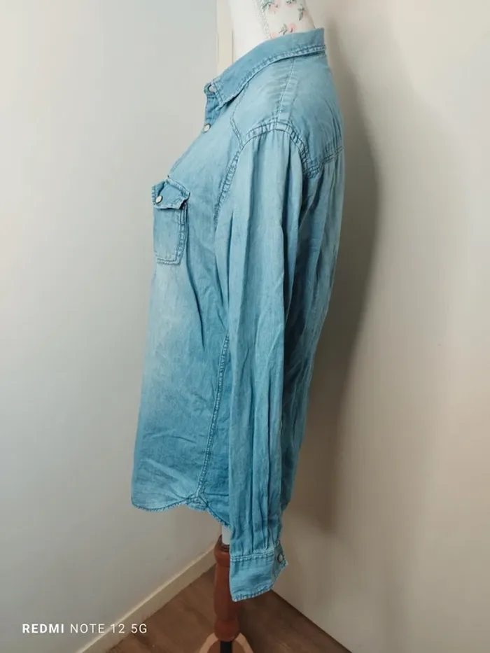 Chemise en jean taille M - photo numéro 3