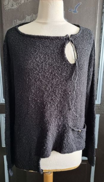 Pull noir effet bouloches taille L