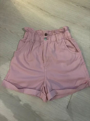 Short taille haute rose H&M, taille 34 🌸