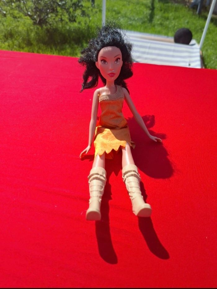 Barbie disney poccahontas