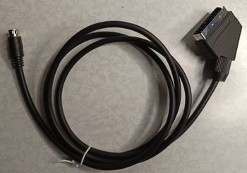 Câble péritel Mâle vers DIN 8 broches Mâle - noir 1,5 m - TBE