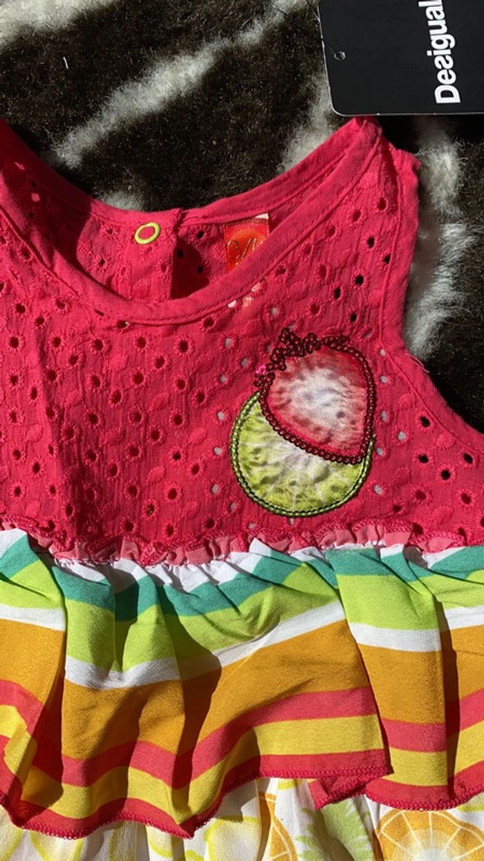 Blouse desigual sans manche 3-4 ans ( 104) neuve - photo numéro 2