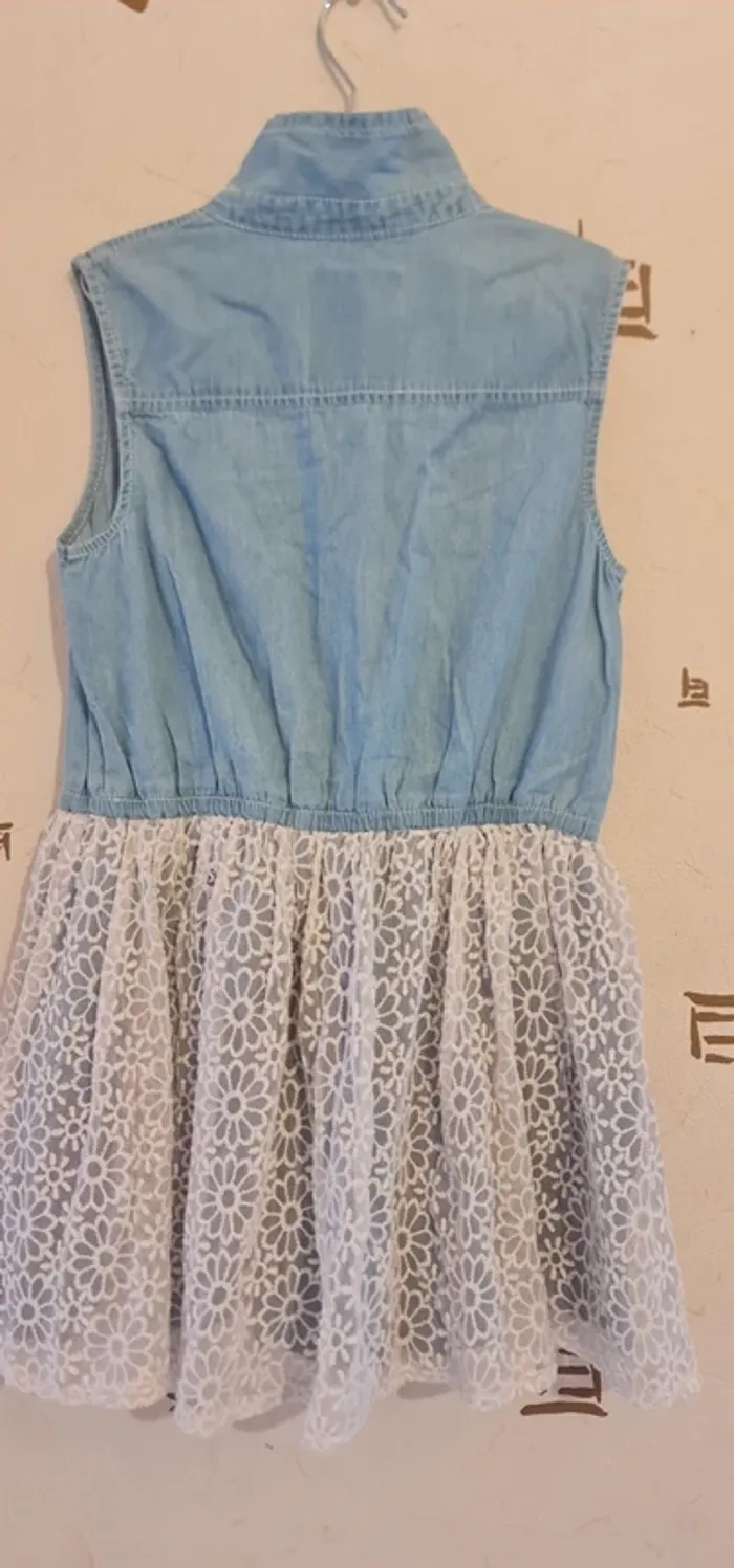 Robe avec broderie - photo numéro 2