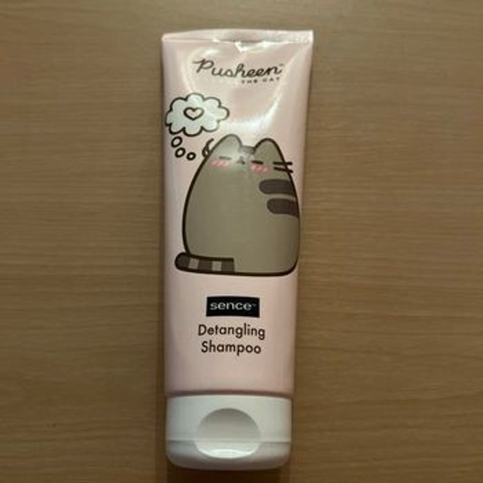 1 shampoing démêlant senteur Bubble gum neuf - photo numéro 1