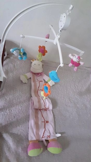 Mobile musical + toise vache offerte